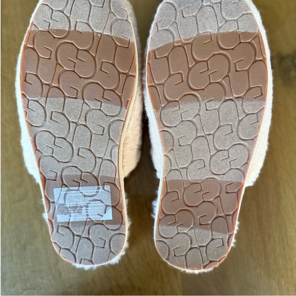 Ugg Cream Fuzzy Slippers 9 - Picture 3 of 3